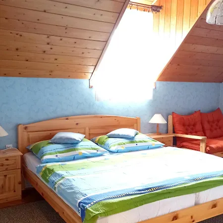 Anna Vendeghaz Апартаменты Хевиз