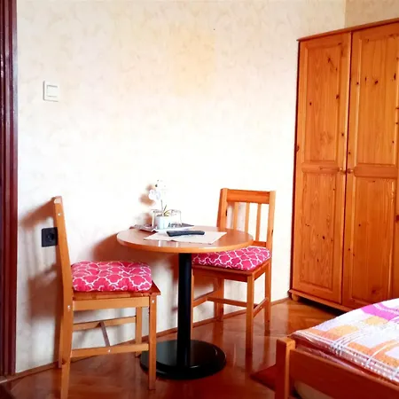 Anna Vendeghaz Хевиз