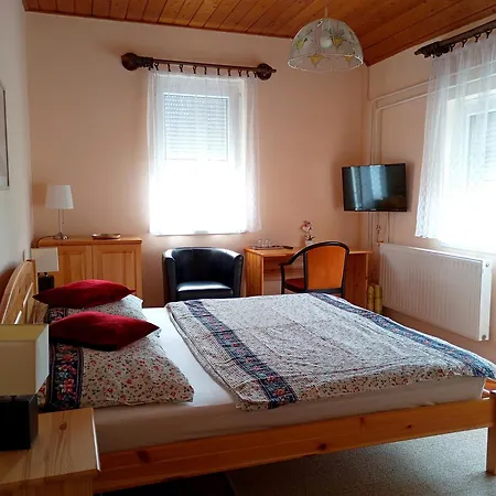 Anna Vendeghaz Апартаменты *